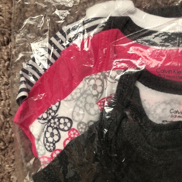 NWT Newborn Baby Onesies 5 pk - Picture 3 of 5